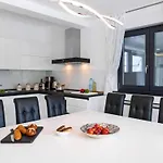 Elodie By Interhome ميدولين