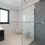 Elodie By Interhome