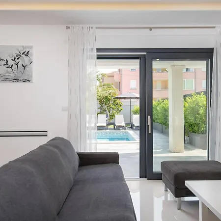 Elodie By Interhome *