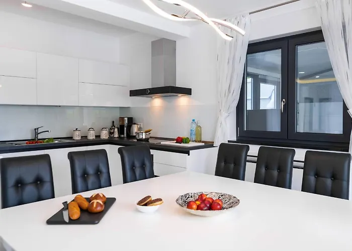 Elodie By Interhome מדולין