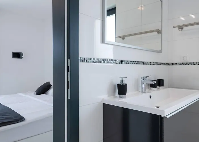 Elodie By Interhome Medulin
