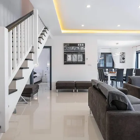Elodie By Interhome Vikendica