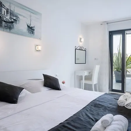 Elodie By Interhome