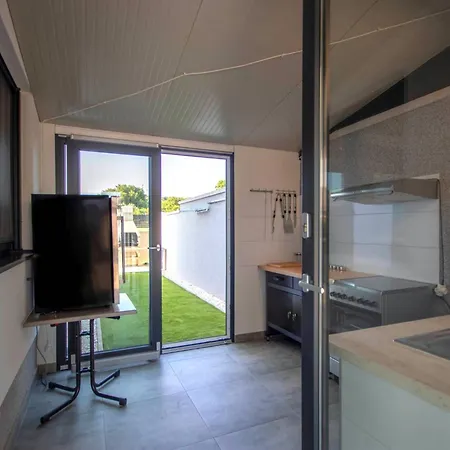 Elodie By Interhome